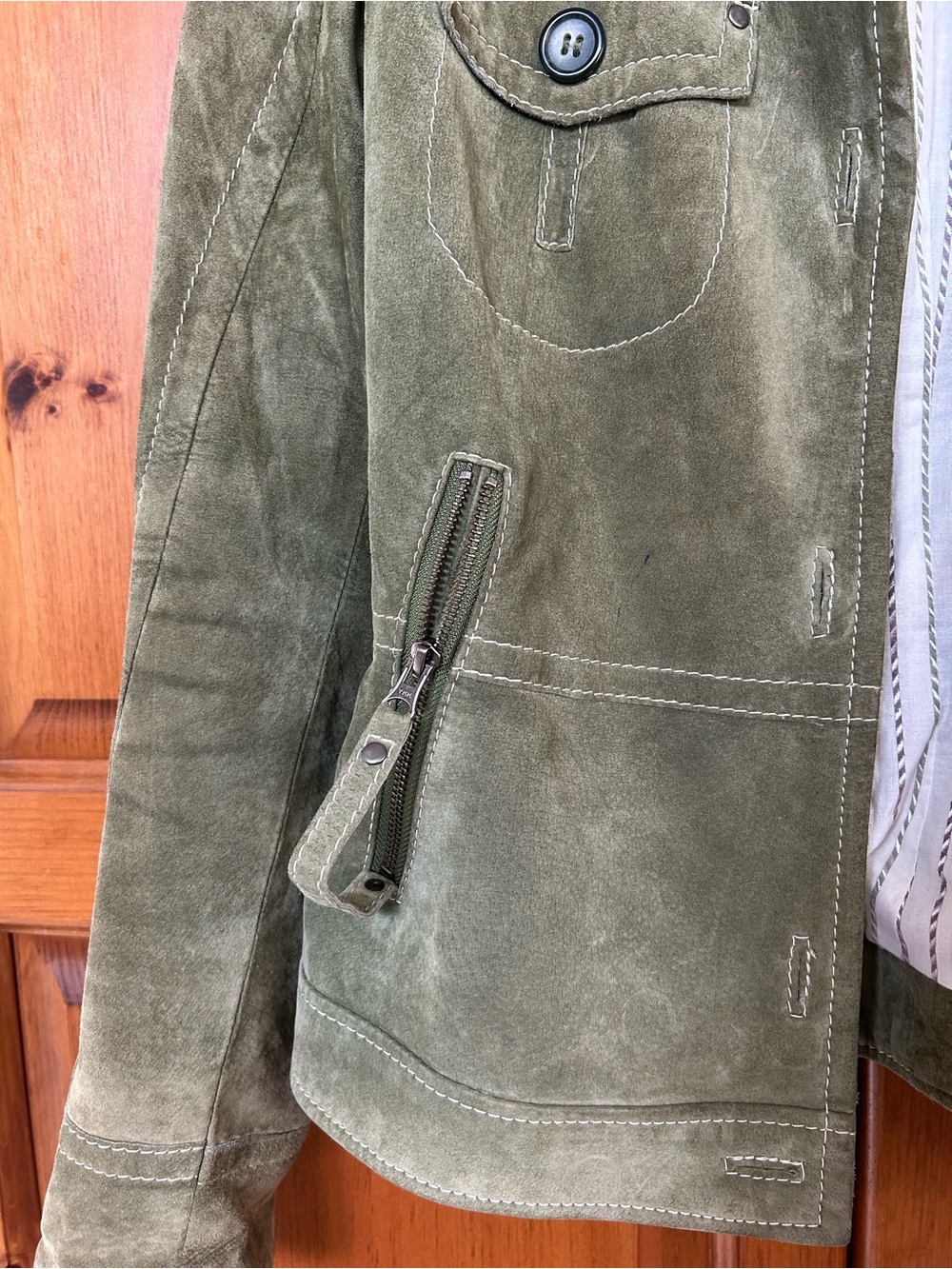 Women's Danier Olive Green Suede Button-Front Jacket - Picture 9 of 9